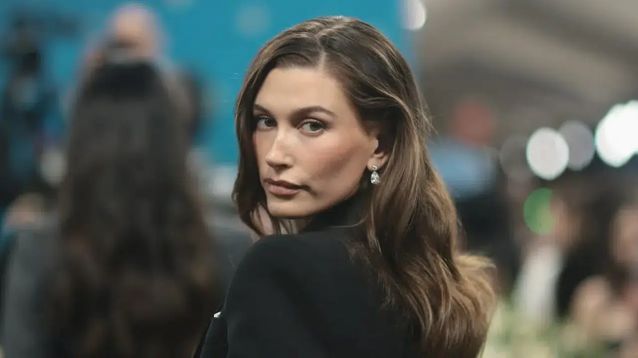 Hailey Bieber resmen milyarder oldu