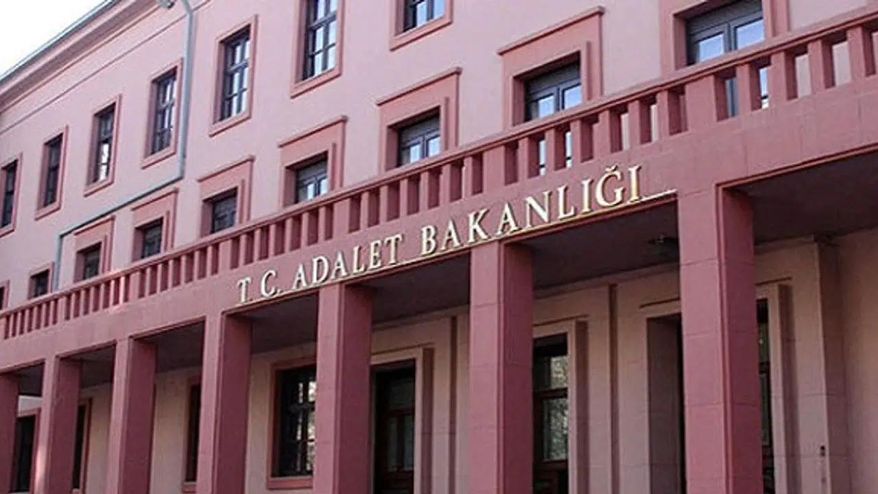 2025 Adalet Bakanlığı Nakil Başvuruları başlıyor! Kadrolu personel dikkat: Şartlar, tarihler ve detaylar açıklandı