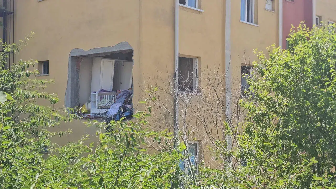 Zonguldak’ta 5 katlı binada patlama: 1'i ağır, 5 yaralı