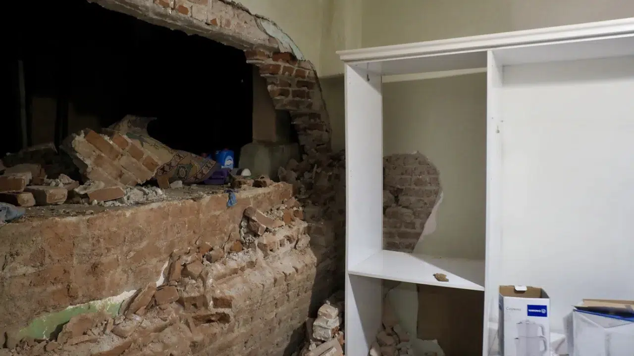 İzmir'de tünel inşaatı faciası: Evin duvarı yıkıldı