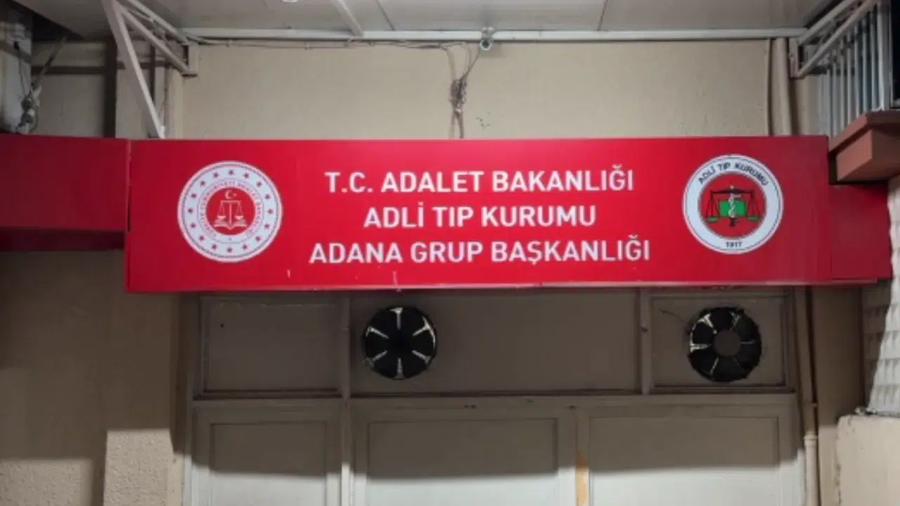 Adana'da kahreden kaza! Baba ve iki kızı can verdi