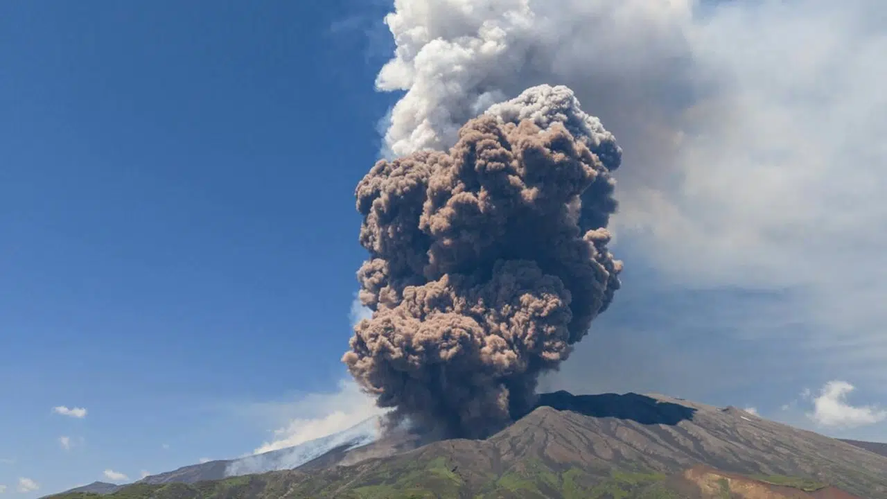 Etna Yanardağı patladı mı? Etna Yanardağı nerede?