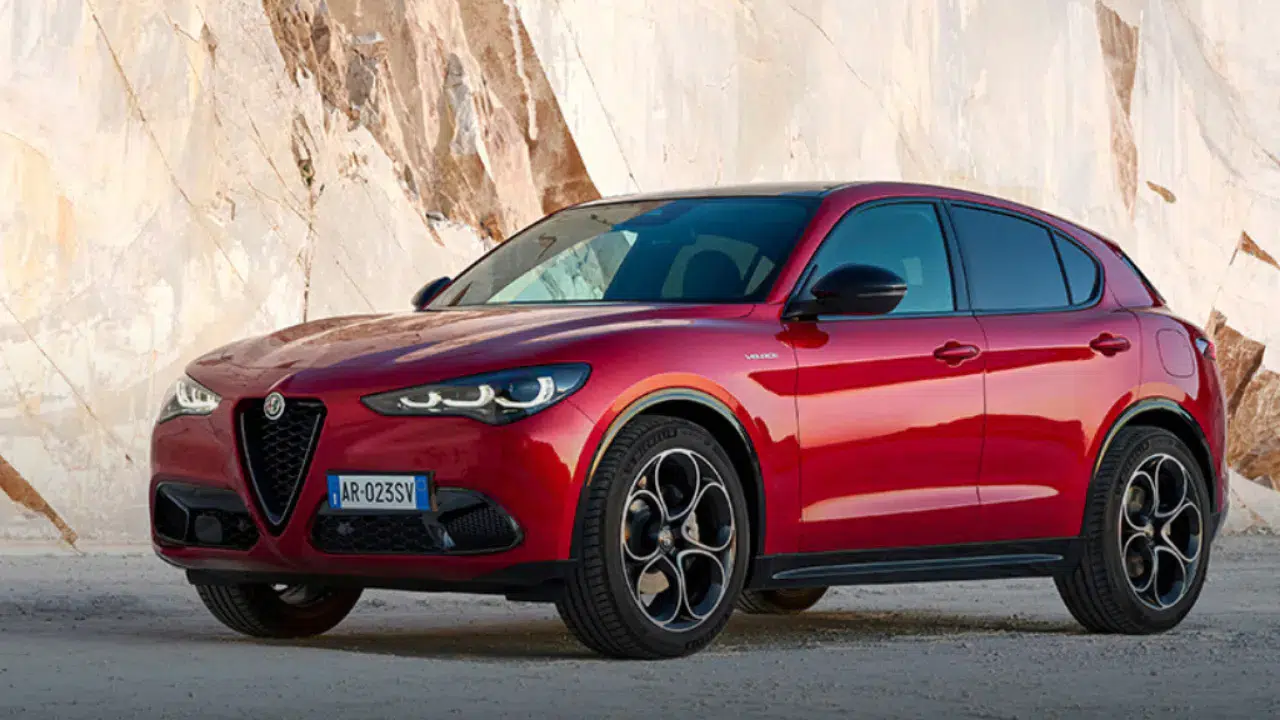 Alfa Romeo 2025 Haziran ayı fiyatları açıklandı: Elettrica, Ibrida, Tonale, Giulia ve Stelvio ne kadar?