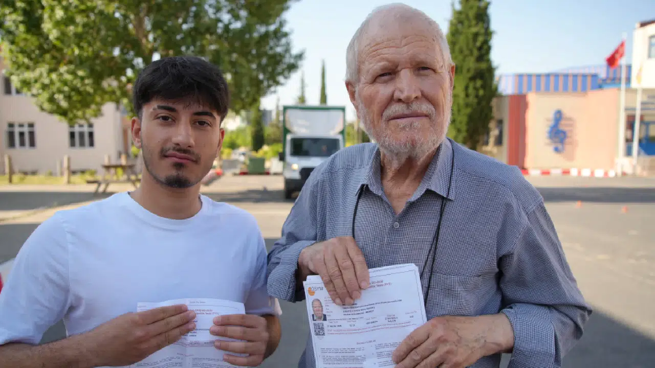 Sınavın en yaşlı adayı: 'Bilge dede' 8. kez YKS'ye girdi!