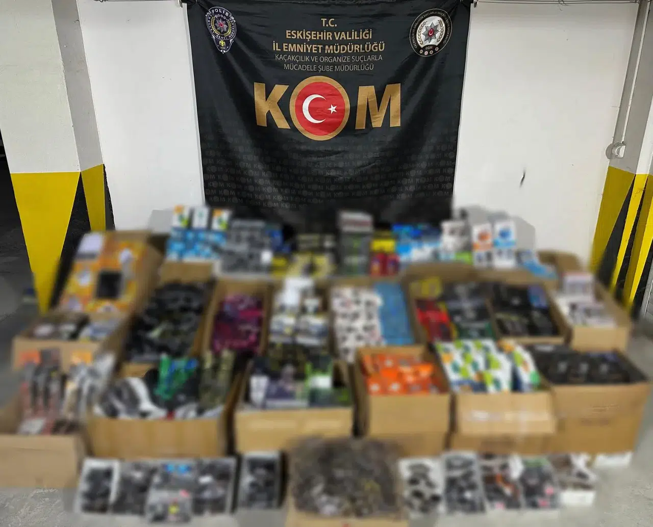 Eskişehir’de kaçak ürün operasyonu: Binlerce kaçak eşya ve bitkisel ürün ele geçirildi