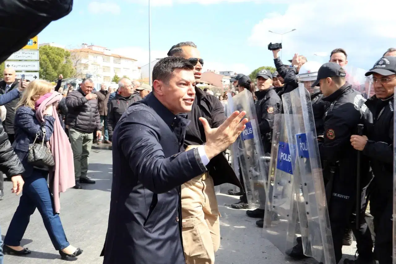 İmamoğlu protestosunda gerilim büyüdü: Belediye başkanına dava