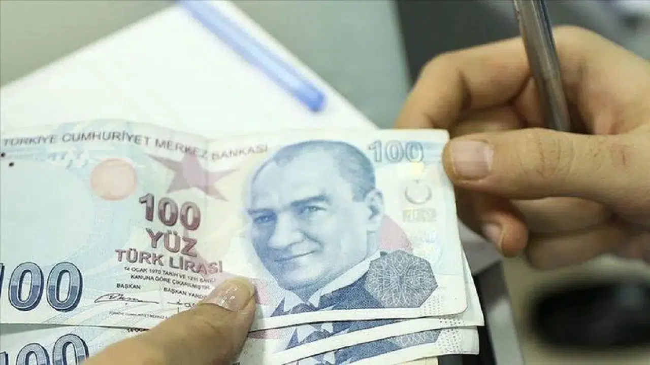 Asgari ücrete ara zam gelecek mi? Nokta atışı tahminleriyle tanınan uzmandan 2025 yorumu!