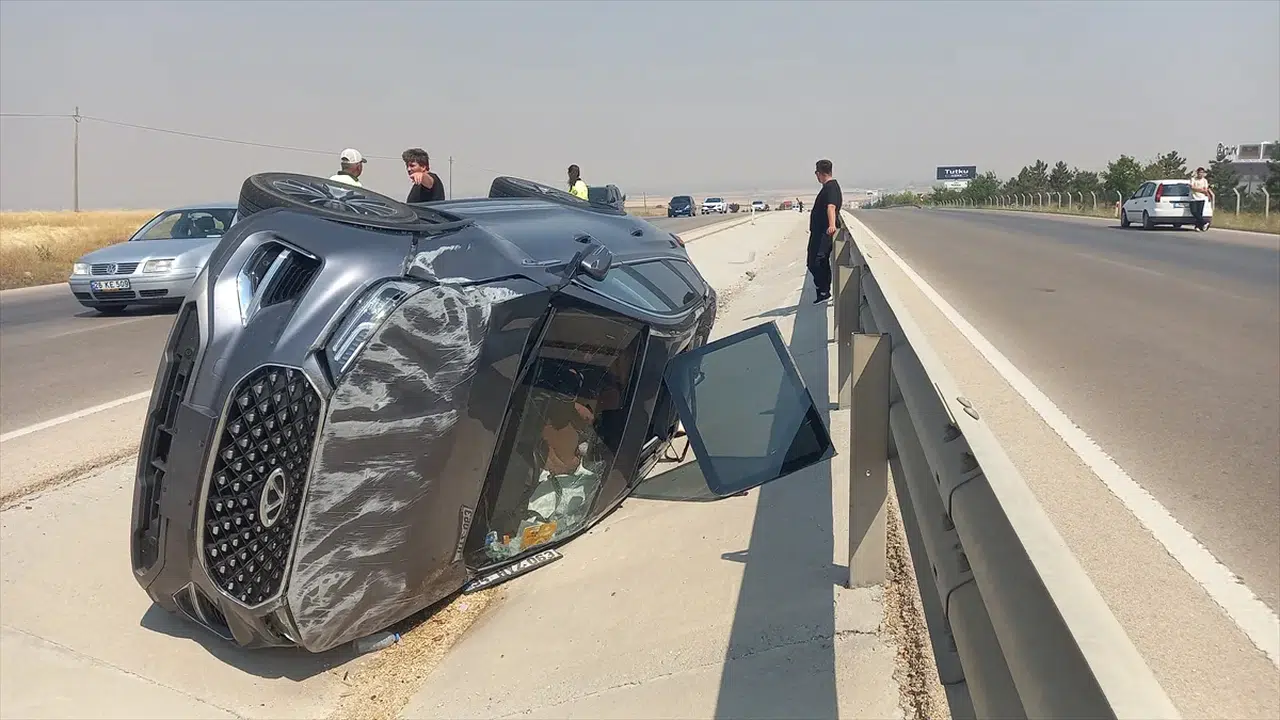 Afyonkarahisar'da otomobil devrildi: 1 ölü, 3 yaralı