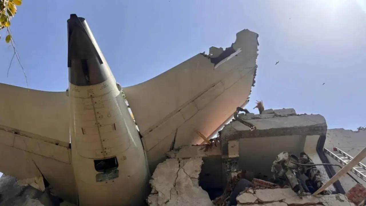Hindistan'daki uçak kazasında ölenlerin sayısı 270'e yükseldi