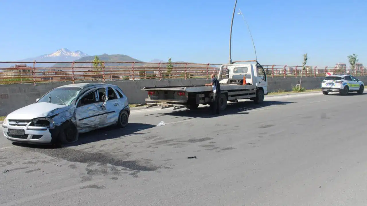 Kayseri'de acı son: Kaza yapan anne ve karnındaki bebeği kurtarılamadı