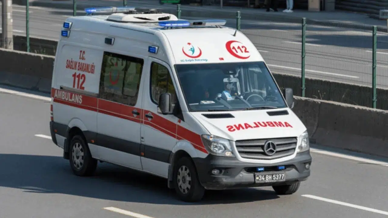 Şanlıurfa'da otomobiller kafa kafaya çarpıştı: 7 yaralı