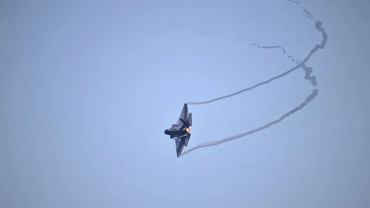 İran'dan sert misilleme: İsrail'in F-35 savaş uçağı düşürüldü