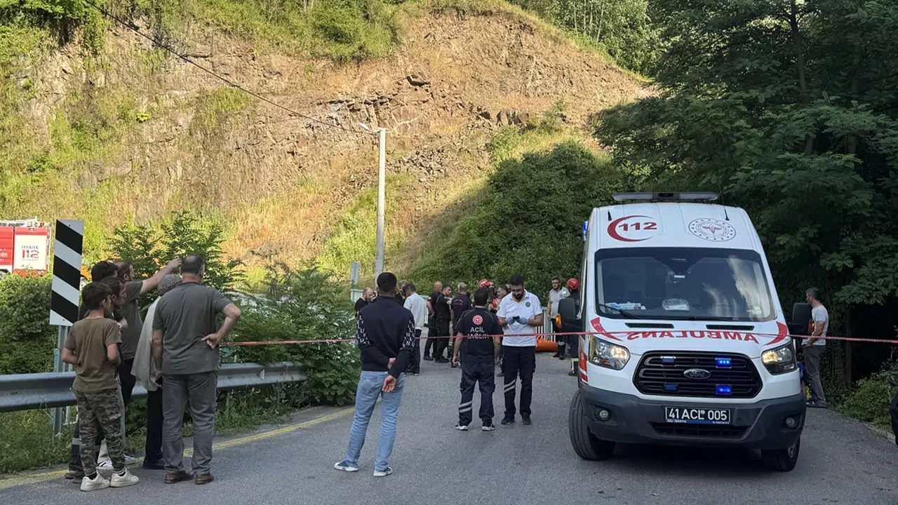 Kocaeli'de piknik faciası: Kayalıklardan düşen anne hayatını kaybetti, 2 oğlu yaralandı