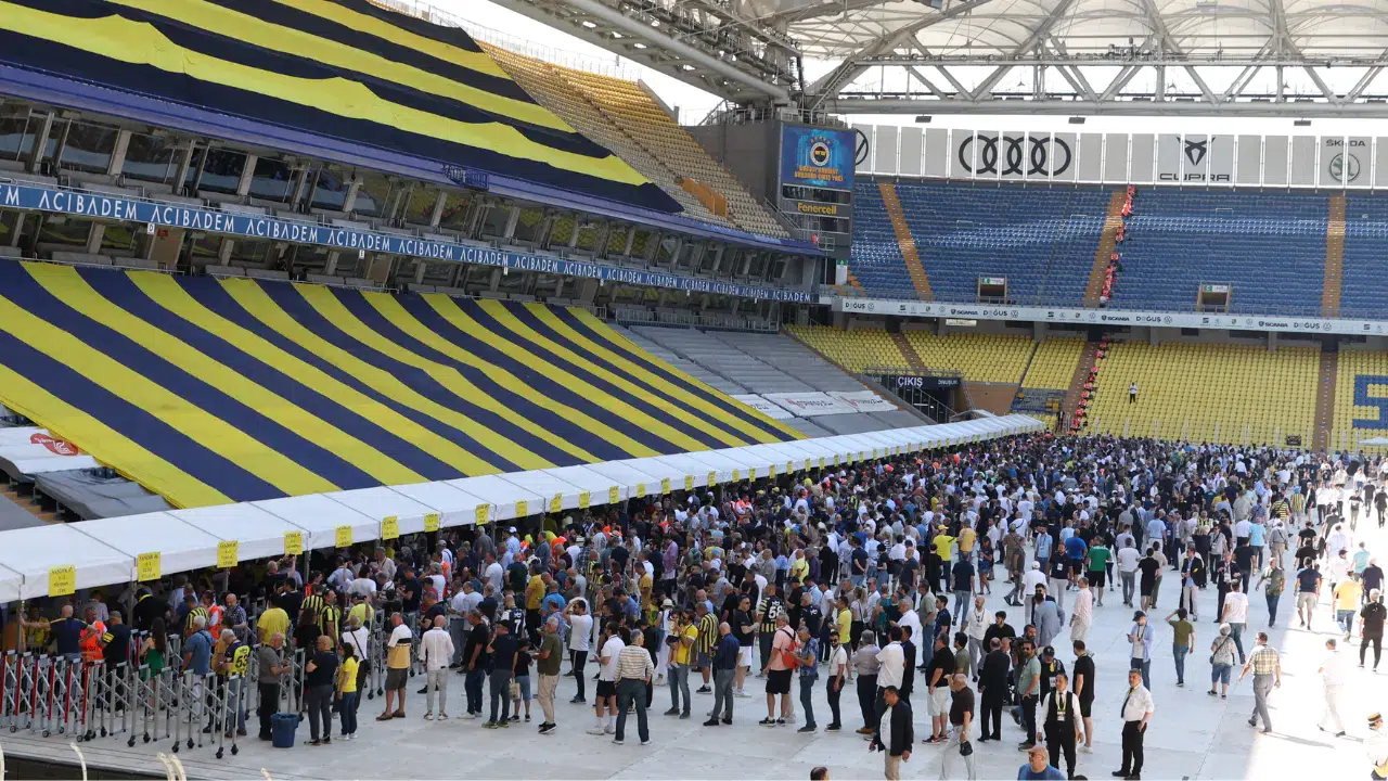 Fenerbahçe'de seçim için gereken imza sayısı açıklandı