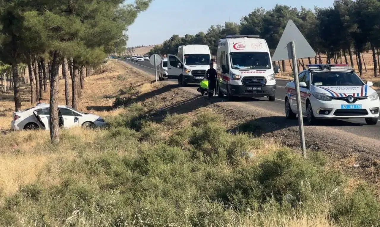 Şanlıurfa’da aile yolculuğu kabusa döndü! Araç şarampole yuvarlandı