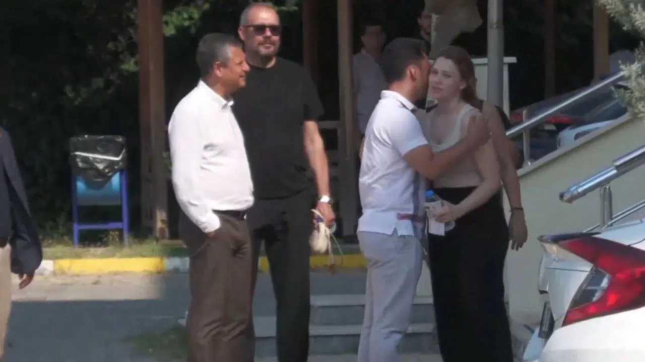 Özgür Özel, Ferdi Zeyrek'in kızı Nehir Zeyrek’i sınava götürdü