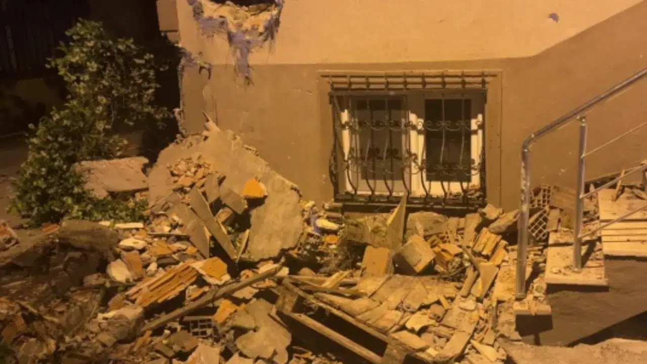 Pendik'te kamyon dehşet saçtı: 2 araca ve binaya çarptı