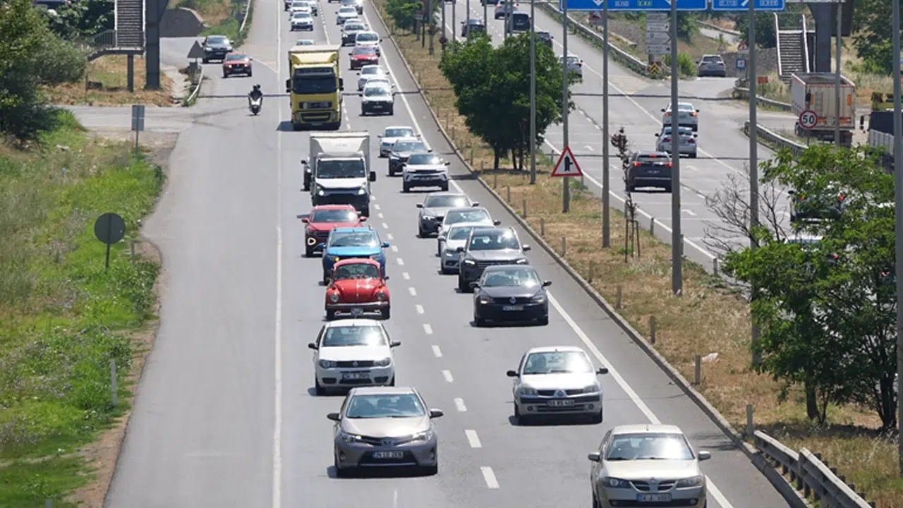 Tekirdağ-İstanbul yolunda bayram dönüşü yoğunluğu