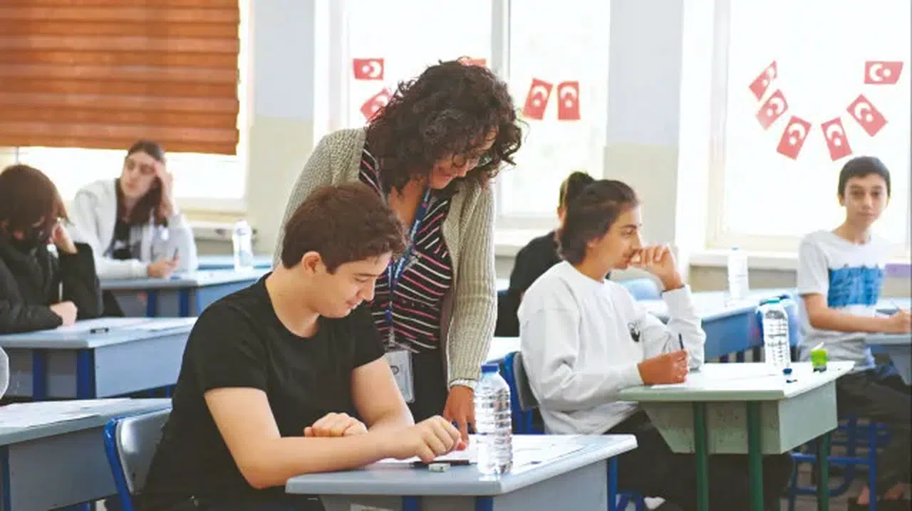 3 dersten kalınca sınıfta kalınır mı? İşte MEB’in açıklaması!