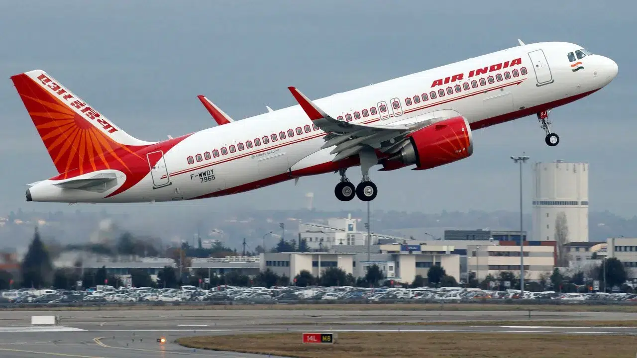 Tayland'dan Hindistan'a giden Air India uçağında bomba alarmı!