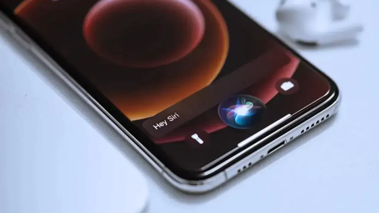 Apple, Siri’ye yapay zeka özelliklerini 2026'da getiriyor!