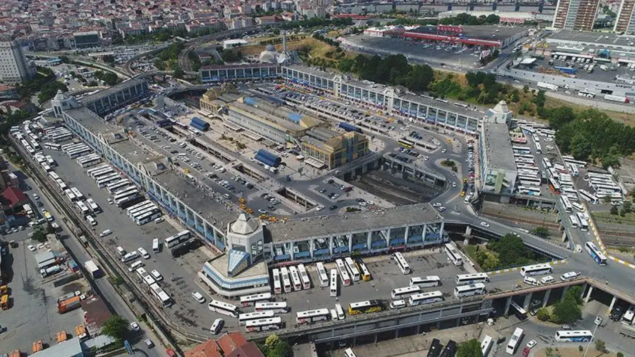 Büyük İstanbul Otogarı'nda yangın paniği!