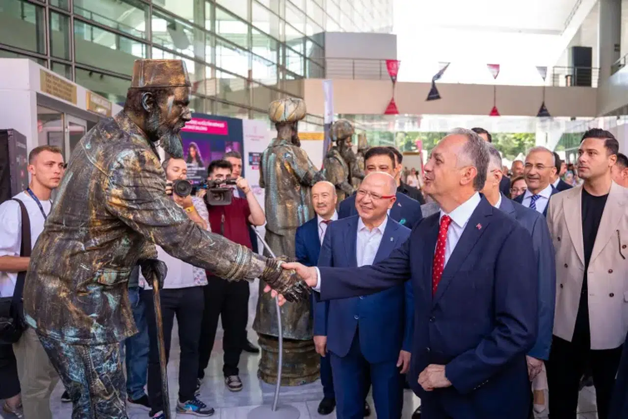Bursa’da sanat rüzgarı başladı! Türkiye Kültür Yolu Festivali kapılarını açtı!