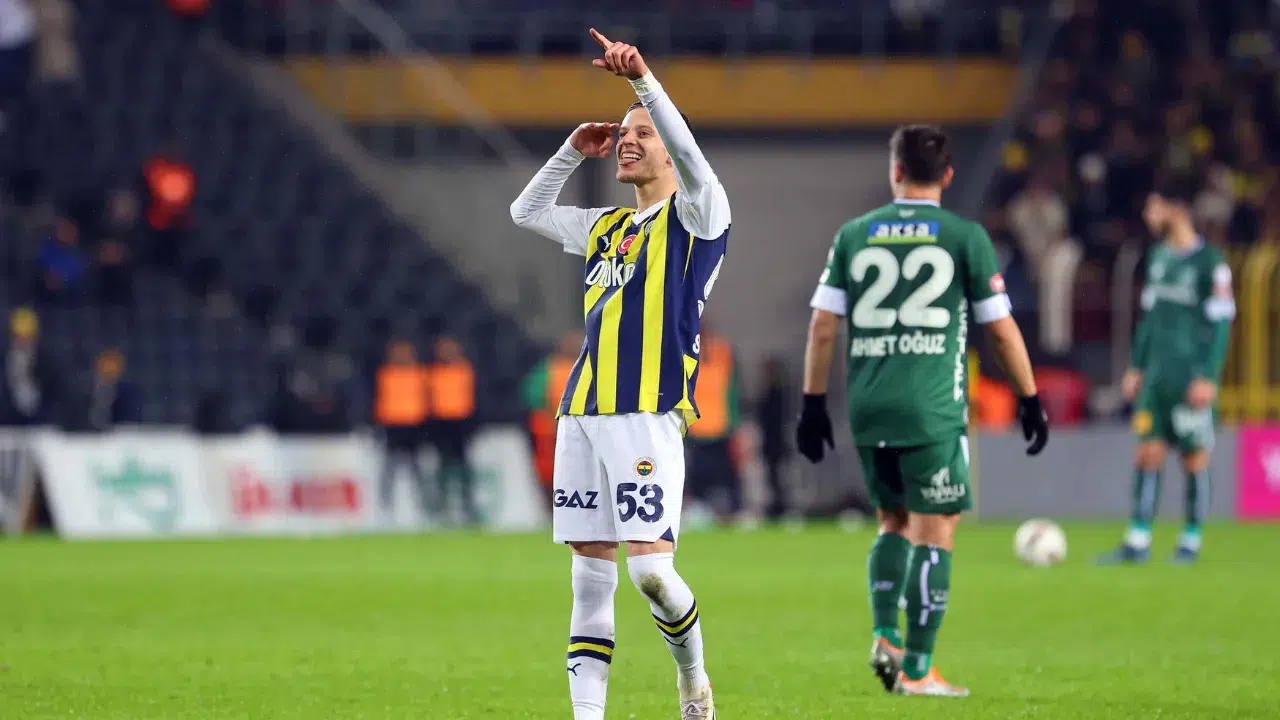 Sebastian Szymanski'ye Serie A'dan 3 talip! Fenerbahçe bonservisini belirledi