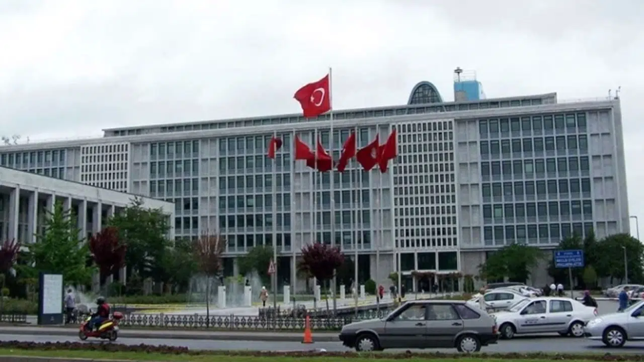 İBB soruşturmasında tutuklanan 5 belediye başkanı görevden uzaklaştırıldı!