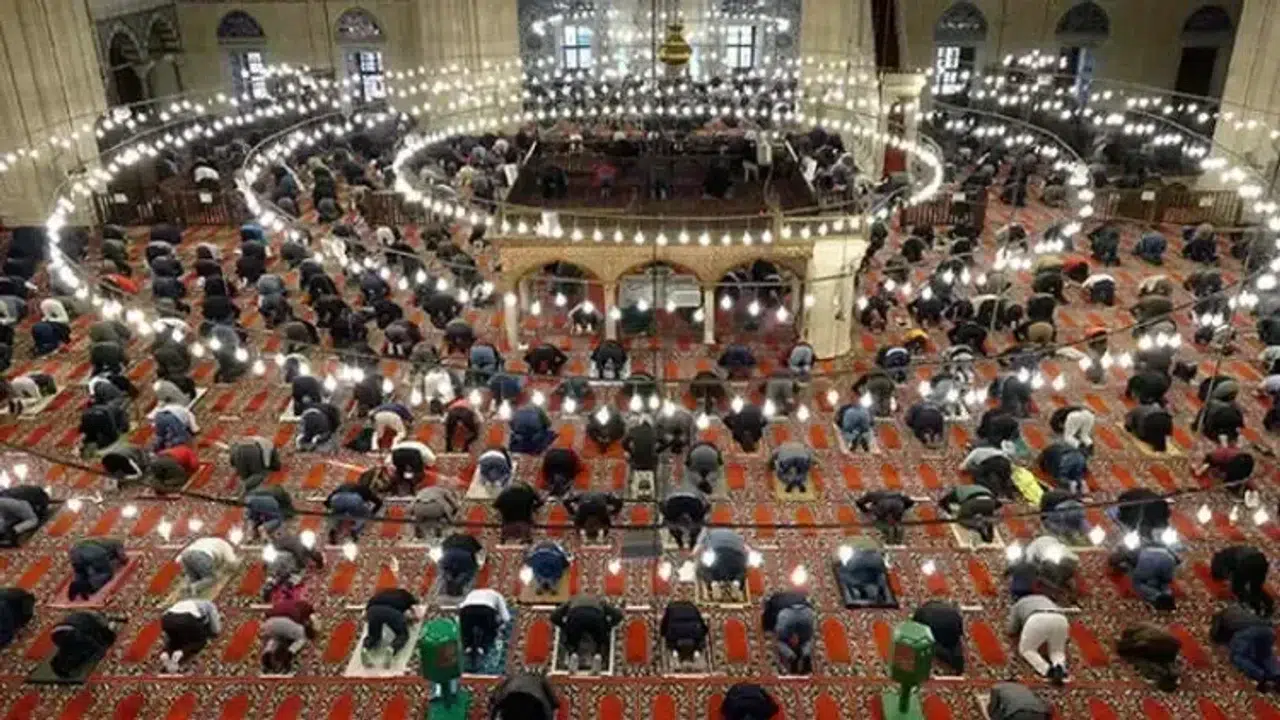 Cuma namazı saat kaçta? 6 Haziran İstanbul, Ankara, İzmir ve diğer illerin namaz saatleri