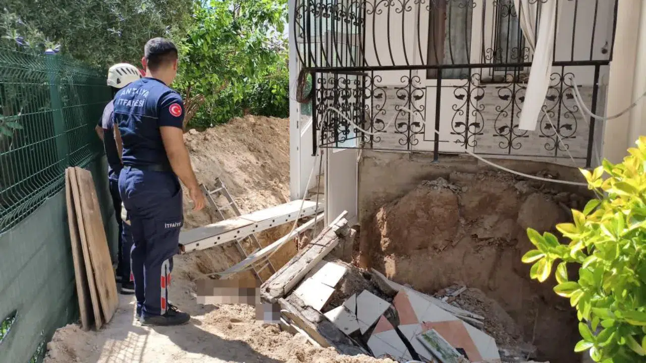 Antalya'da çöken balkonun altında kalan işçi öldü: Kardeşi gözyaşlarına boğuldu