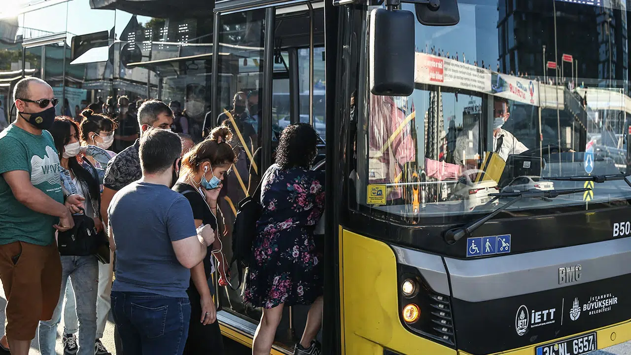 Arife günü ve bayramda toplu taşıma ücretsiz mi? Bayramda otobüs ve metrolar ücretsiz olacak mı?