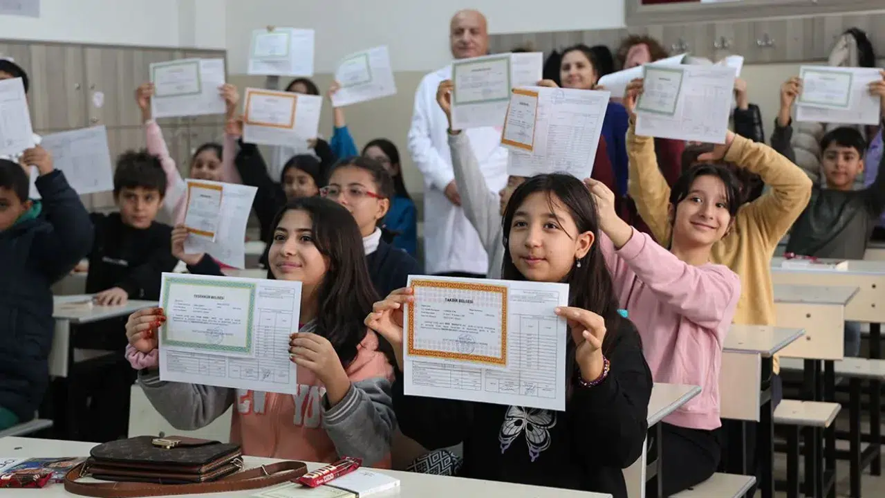 Karnede 'ŞÖKK ile geçti' ifadesi ne anlama geliyor? Öğrenciler ve veliler için detaylı açıklama