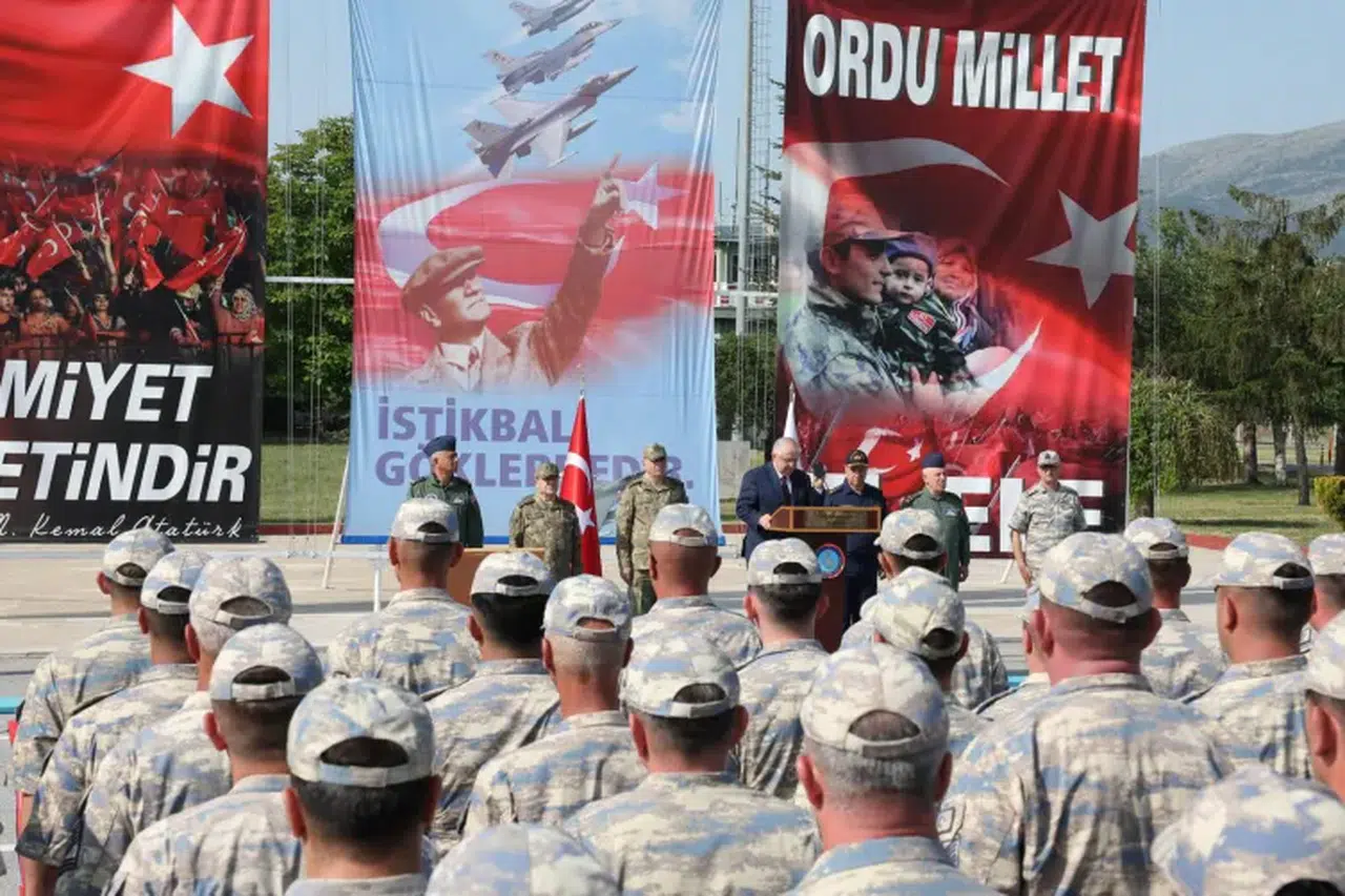 Cumhurbaşkanı Erdoğan Mehmetçik’le bayramlaştı