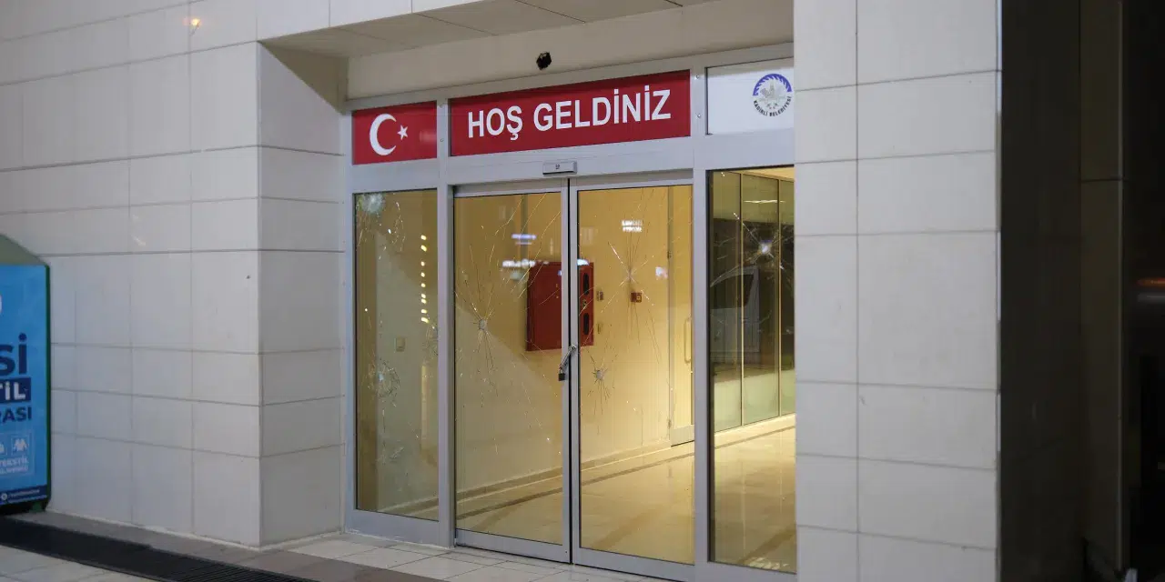 CHP'li belediyeye taşlı saldırı