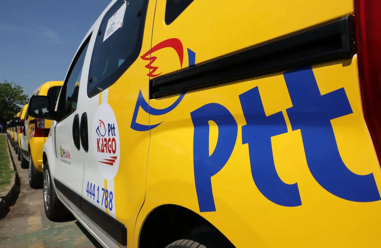Yarın Ptt kargolar yarım gün mü? Arife günü Ptt çalışıyor mu?
