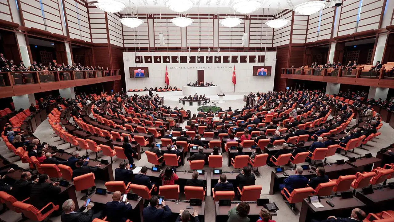 Meclis neden tatile girmiyor? TBMM'den sürpriz karar