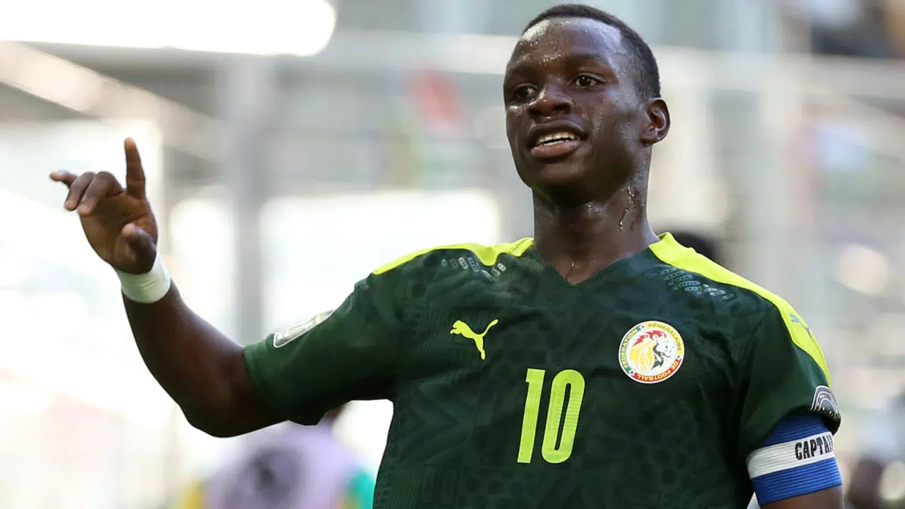 Fenerbahçe'nin ilk transferi Amara Diouf kimdir ve kaç yaşında? Amara Diouf hangi mevkide oynuyor?