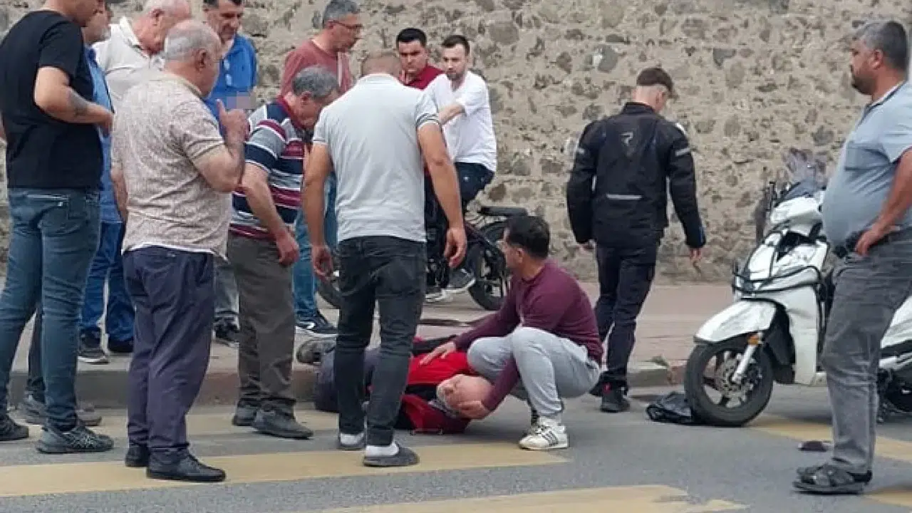 Tekirdağ’da kaza anı kamerada: 81 yaşındaki yayaya motosiklet çarptı