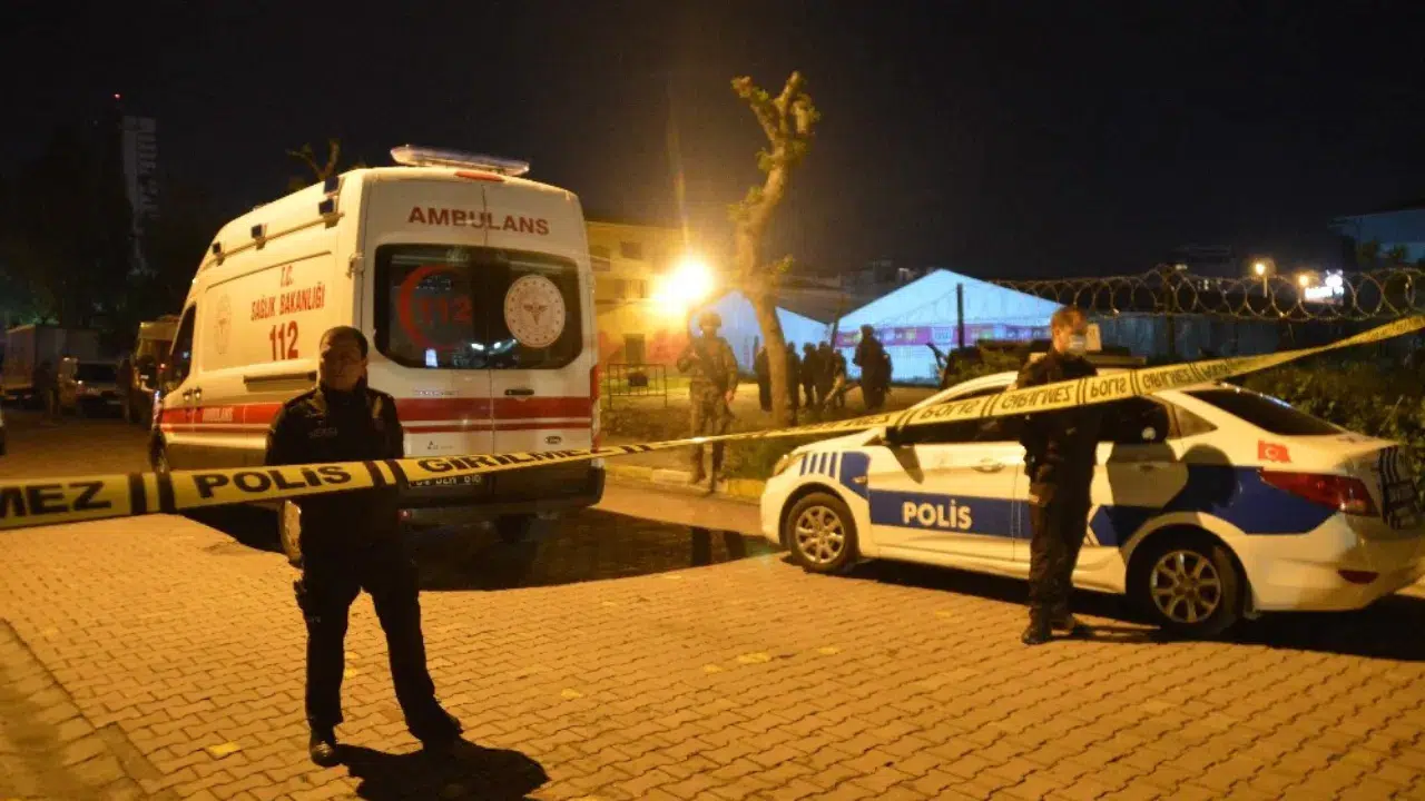 Afyonkarahisar'da 18 yaşındaki genç, pompalı tüfekle dehşet saçtı: 5 kişi yaralandı