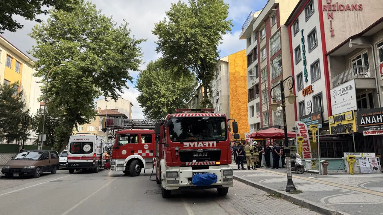 Kütahya’da otelde yangın: 10 kişi hastaneye kaldırıldı