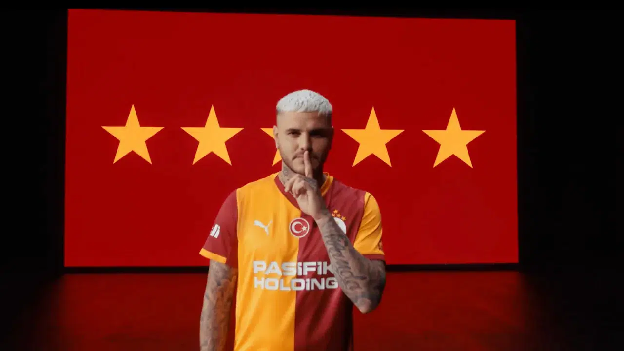 Galatasaray, yeni sezon formalarını tanıttı
