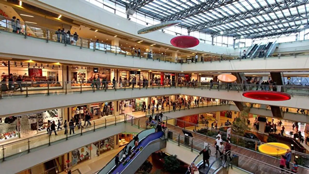 Arefe günü AVM’ler kaçta kapanıyor? 2025 Kurban Bayramı’nda AVM'ler kaça kadar açık?