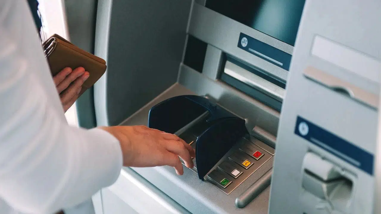 Bankada hesabı olan herkesi ilgilendiriyor! Bugünden itibaren değişiyor!