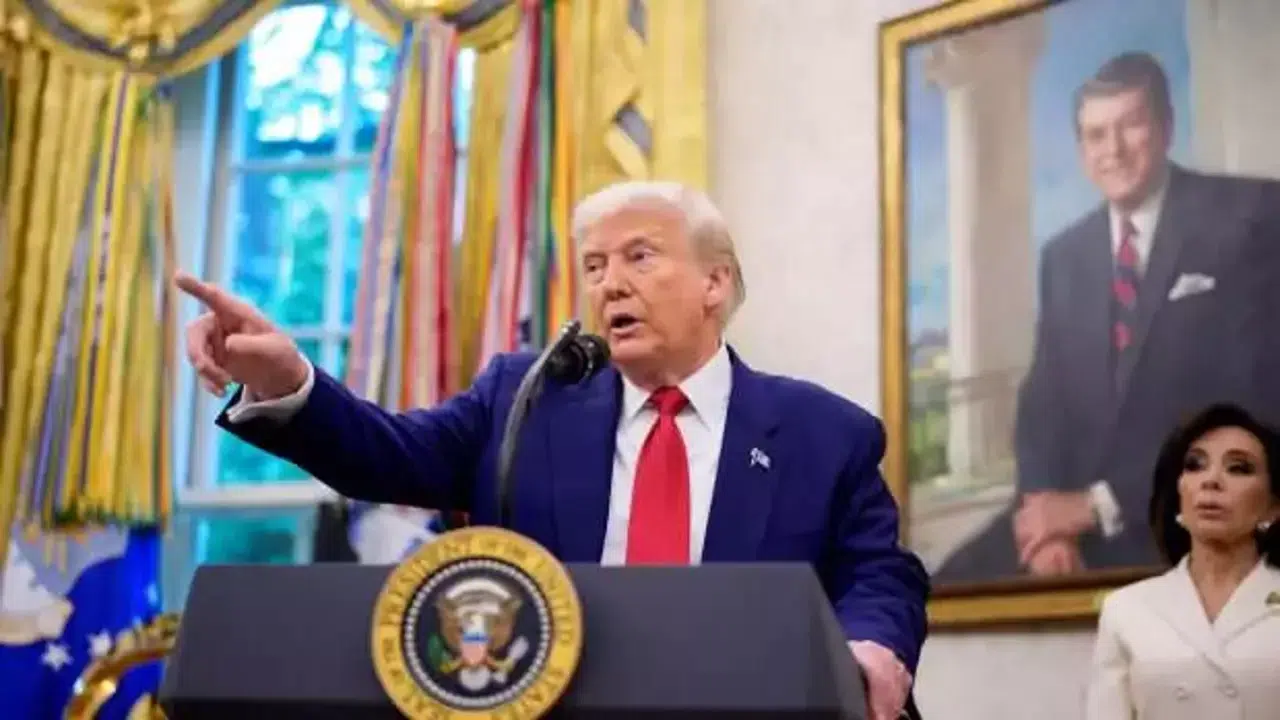 Trump Fed Başkanı'nı görevden alabilir mi? Beyaz Saray'dan kritik açıklama!