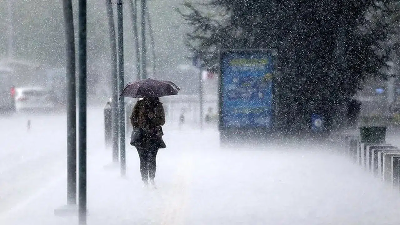 Meteoroloji’den Ardahan ve Artvin'e kuvvetli yağış uyarısı! Sel ve dolu riskine dikkat!
