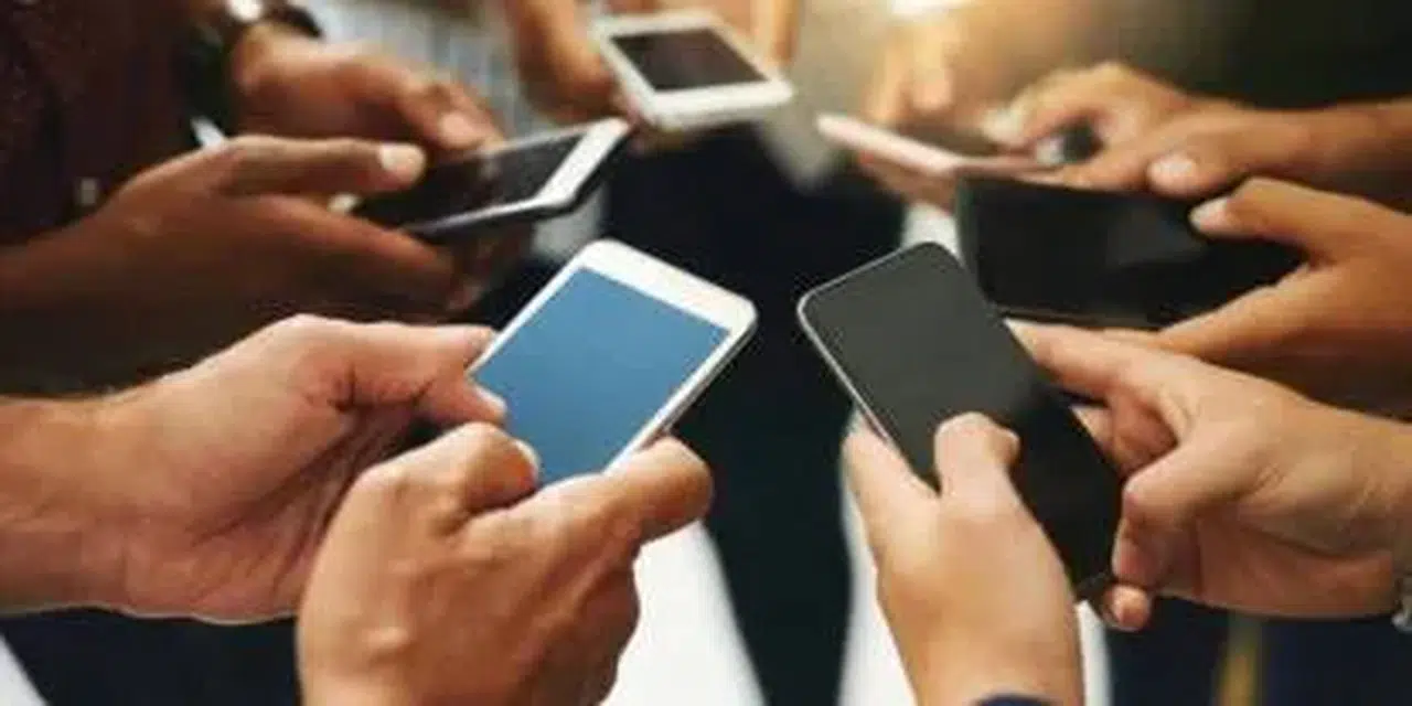 İngiltere’de mobil şebekeler çöktü! Milyonlar arama yapamıyor!