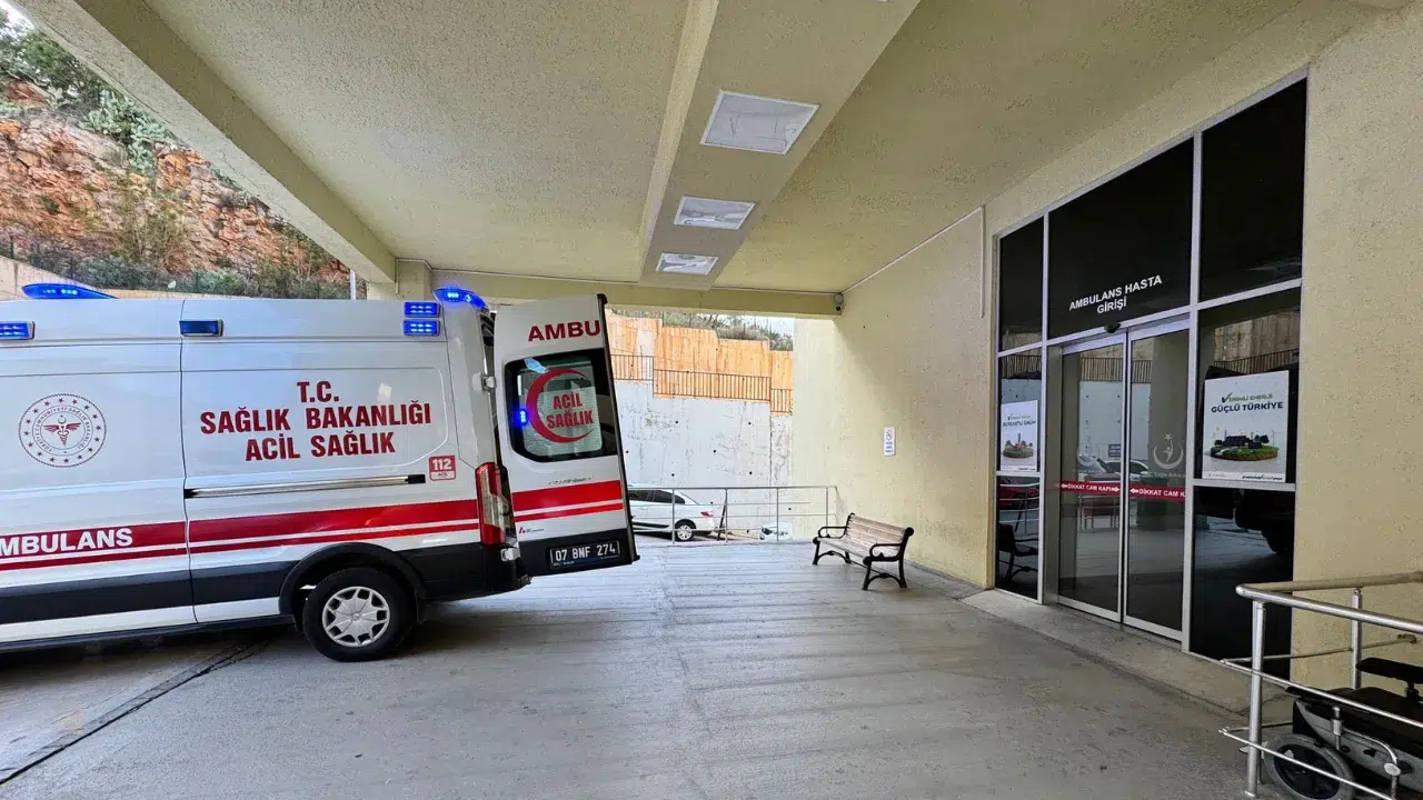 Antalya'da feci olay: İşçi inşaatın 5'inci katından düştü!