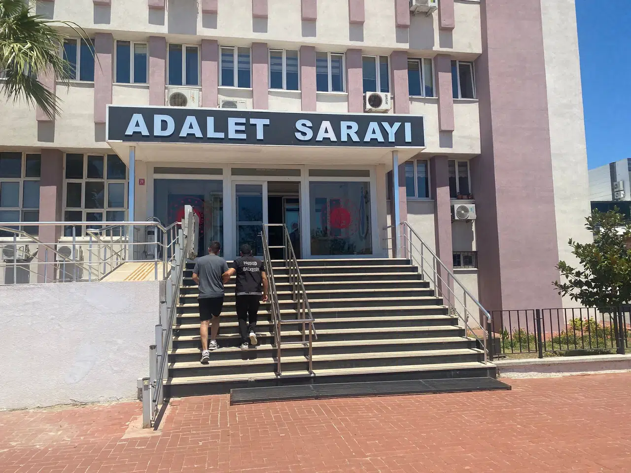 Ayvalık’ta 350 bin TL’lik uyuşturucu operasyonu: Aynı şahıs yine yakalandı