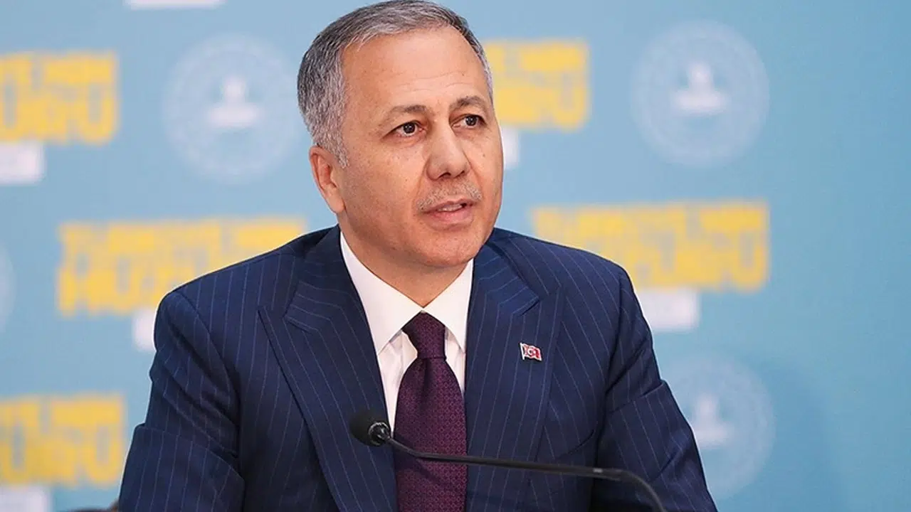 Bakan Yerlikaya: 26 ilde düzenlenen FETÖ operasyonunda 77 şüpheli yakalandı